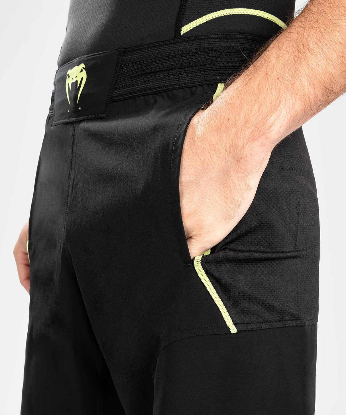 Short de MMA Venum Fusion 2.0 - noir/jaune, VENUM-05142-111