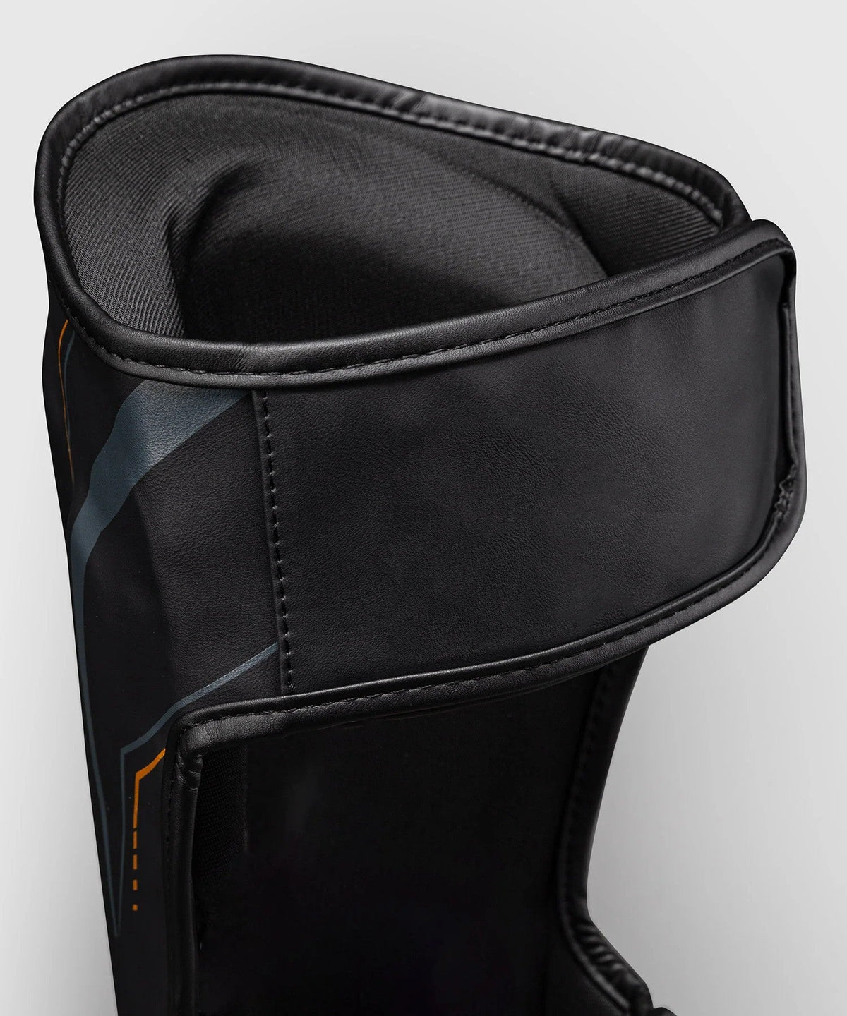 Venum Streamline Shin Guards - Black/Gold, VENUM-06305-126