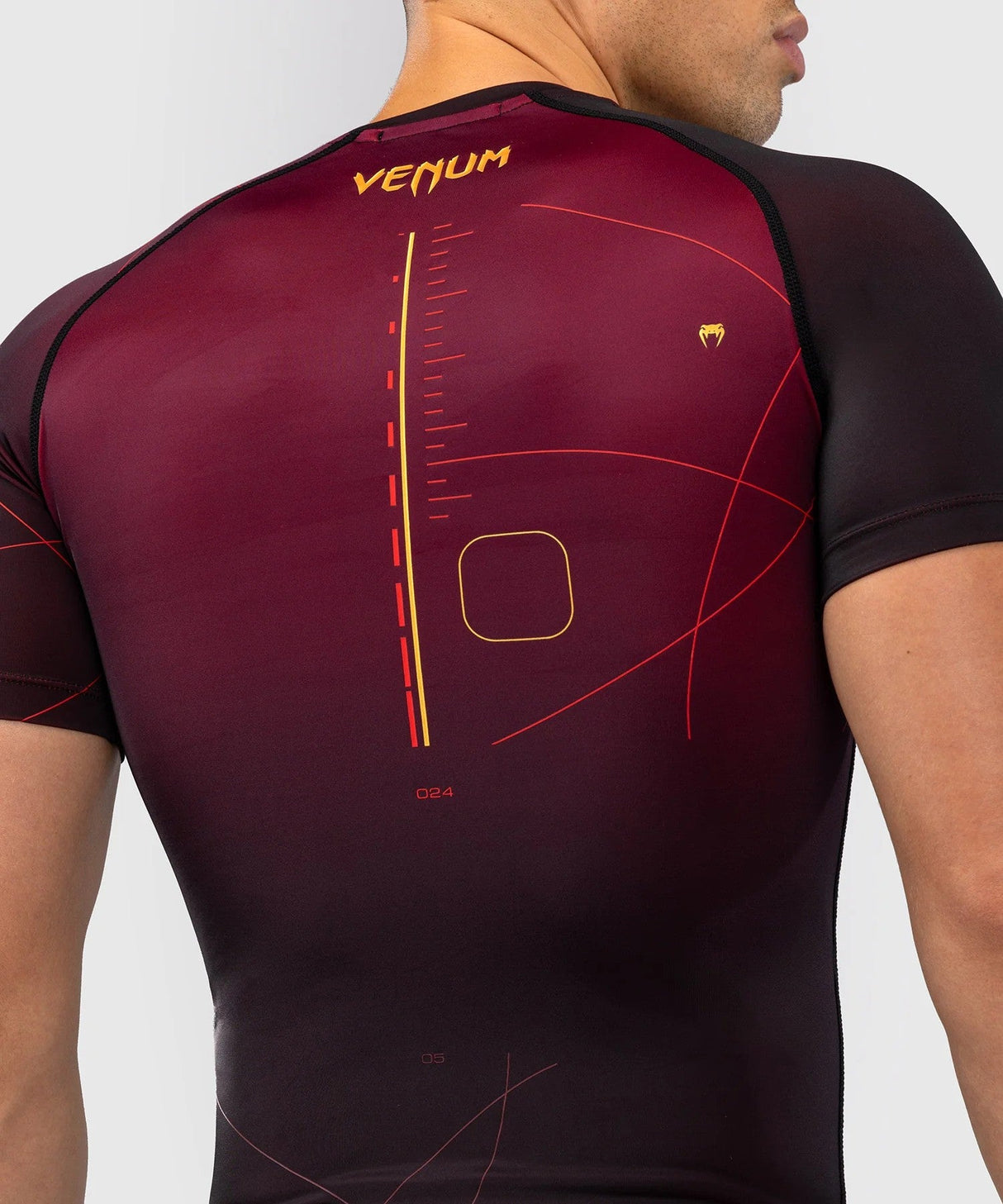 Venum Rashguard Tactical XT mit kurzen Ärmeln – schwarz/burgunderrot/gold, VENUM-05523-139