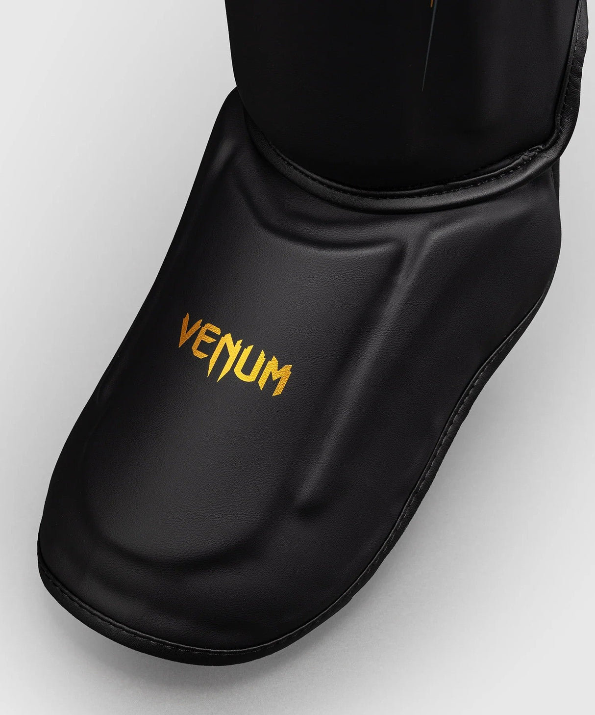 Venum Streamline Shin Guards - Black/Gold, VENUM-06305-126