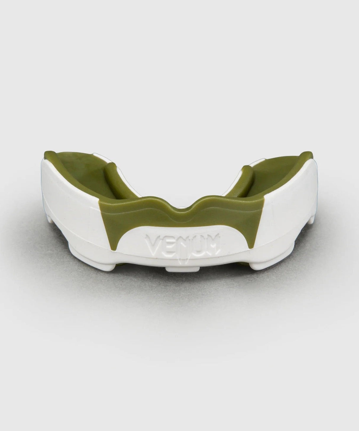 Venum Predator Mouthguard – White/Khaki, VENUM-0621-672