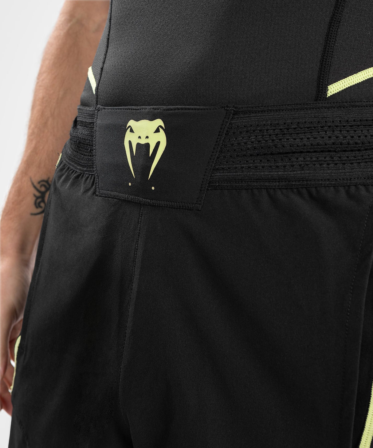 Short de MMA Venum Fusion 2.0 - noir/jaune, VENUM-05142-111