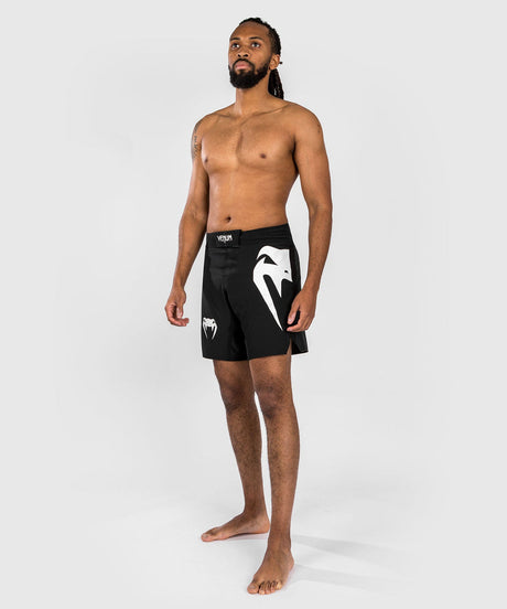 Venum Light 5.0 MMA-Shorts – schwarz/weiß, VENUM-05103-108