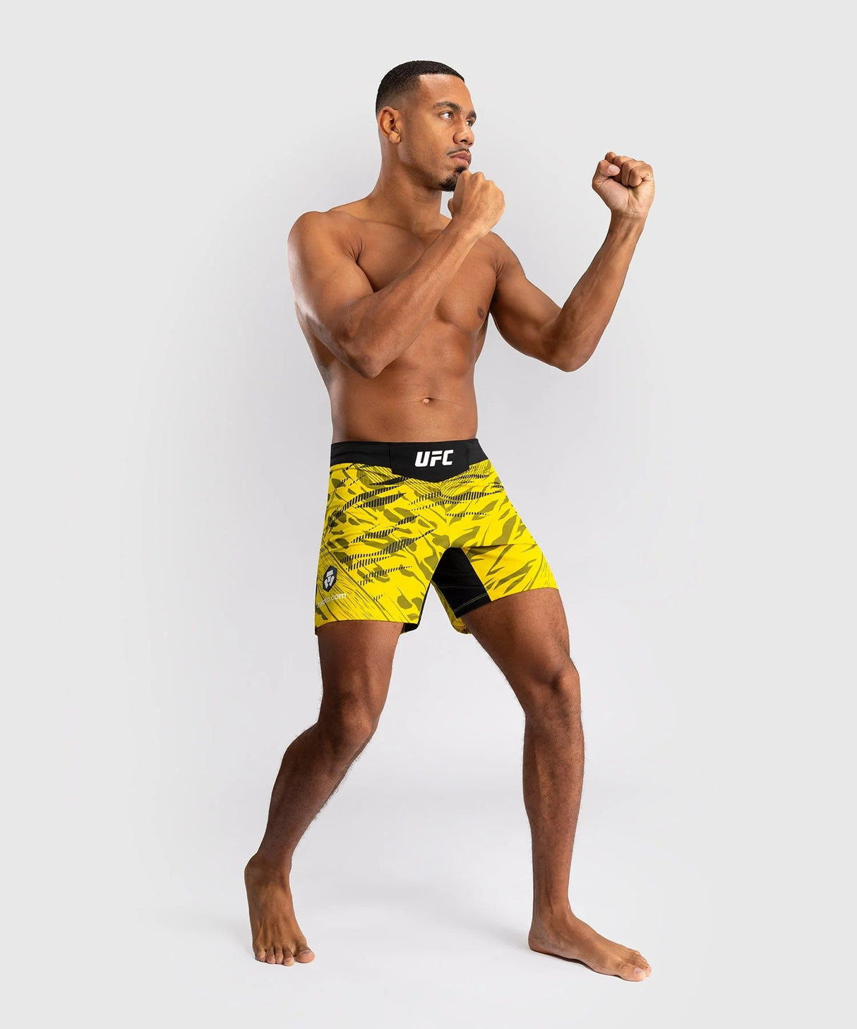 Venum UFC Authentic Fight Night Shorts – gelb