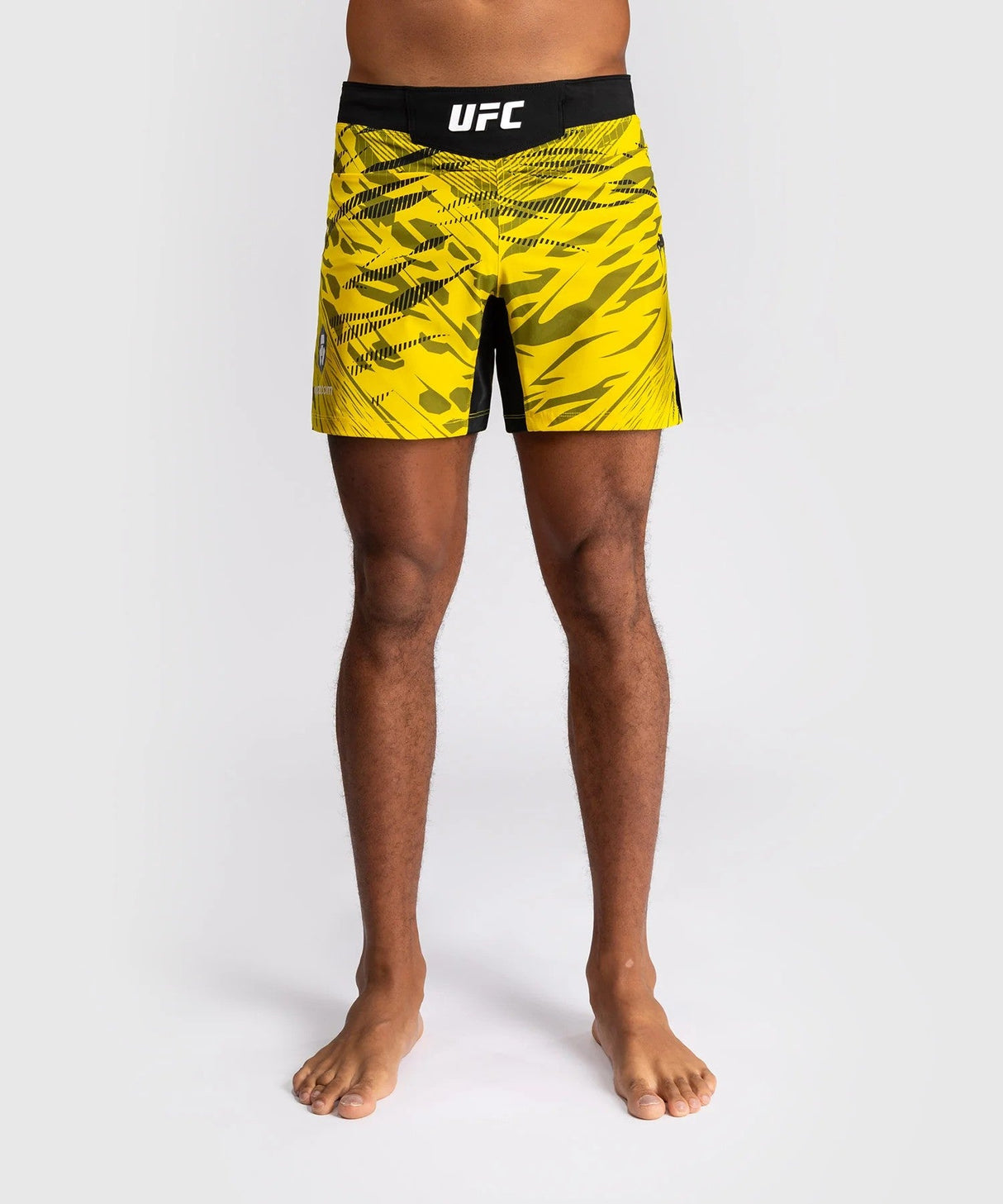 Venum UFC Authentic Fight Night Shorts – gelb
