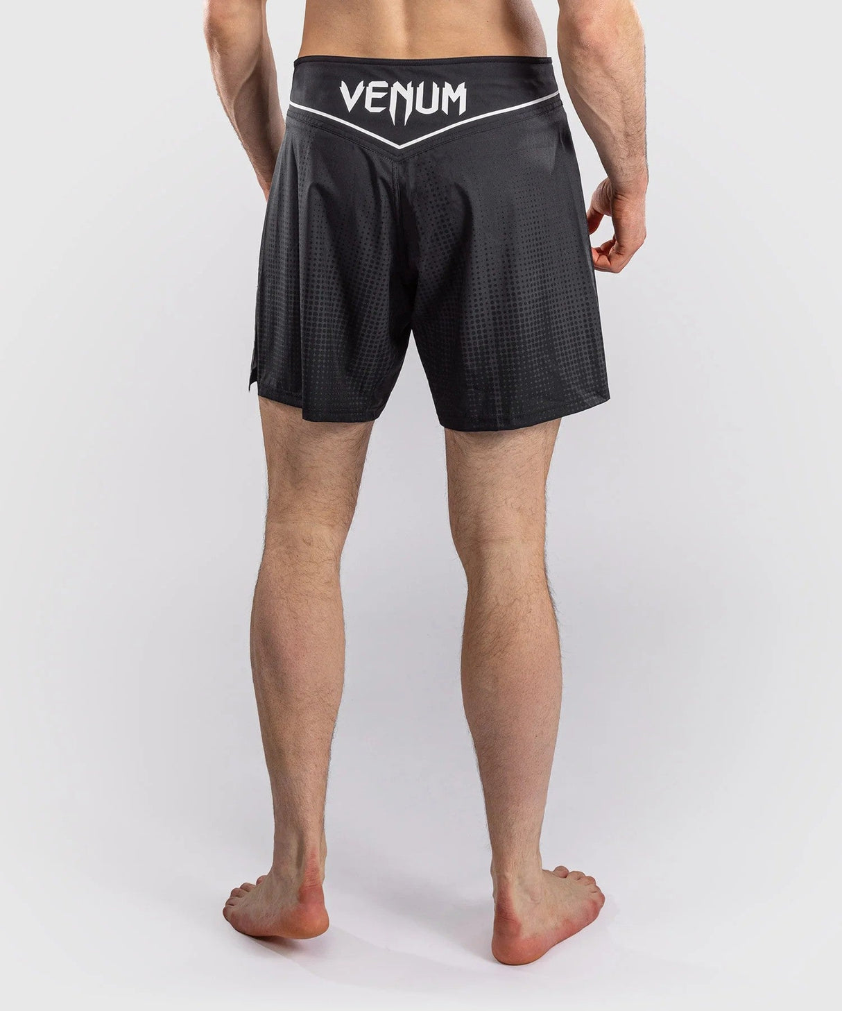 Venum Stealth Fight Shorts – Schwarz/Weiß, VENUM-06269-108