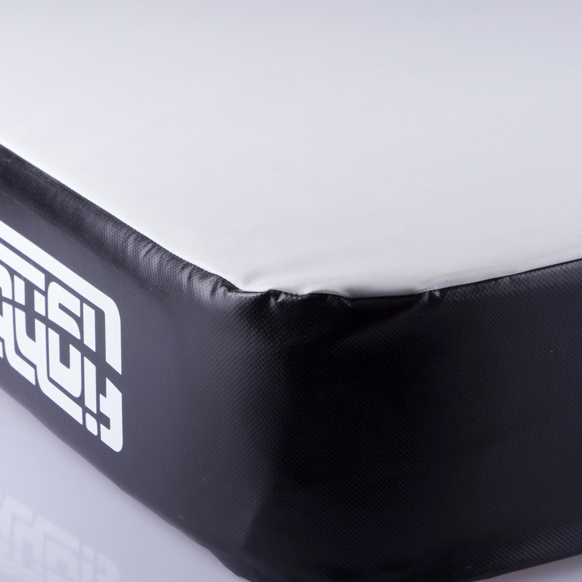 Bouclier d'entraînement tactique Fighter Baton - blanc/noir, FBTTS-001