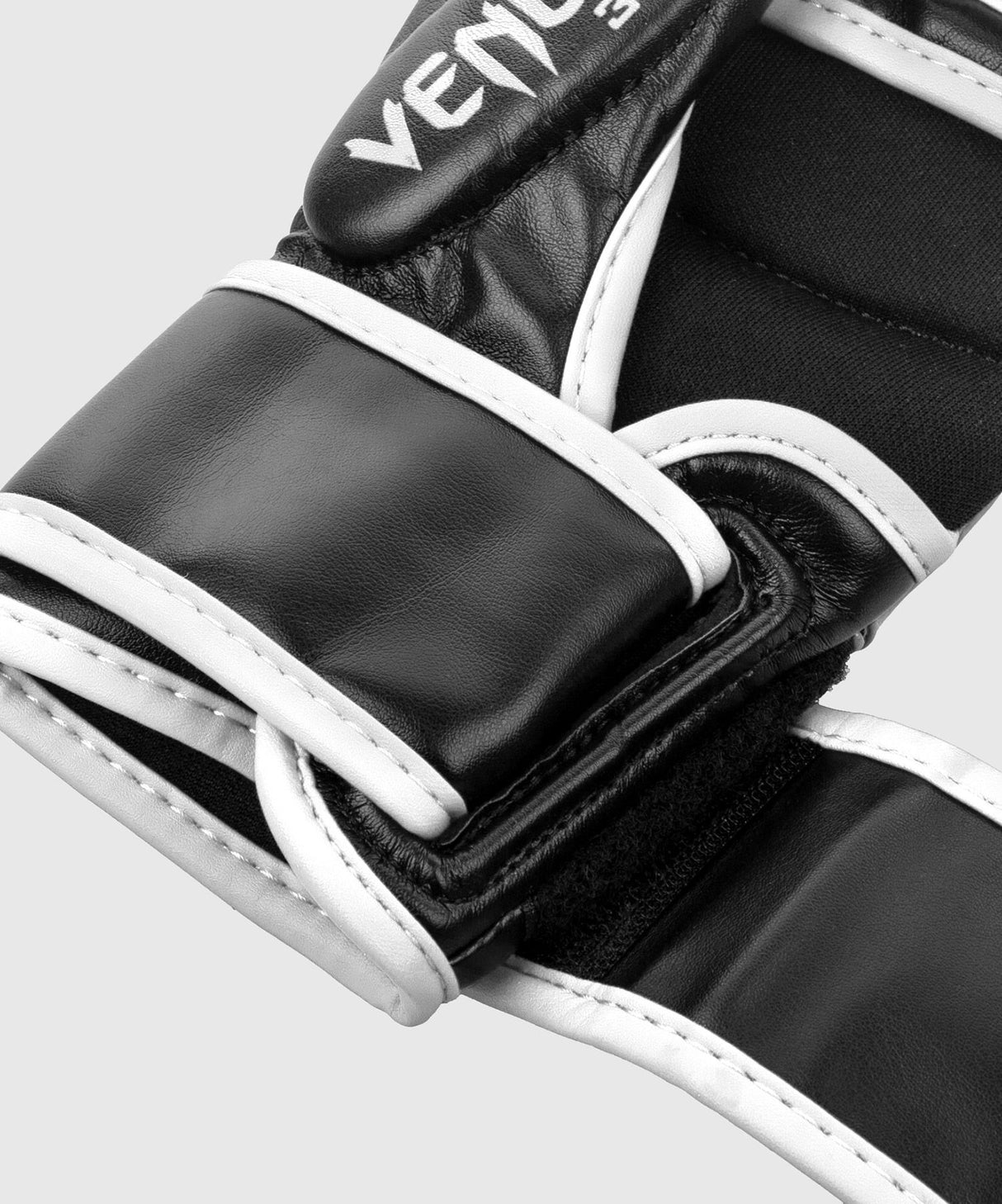 Gants d'entraînement Venum Challenger 3.0 - noir/blanc