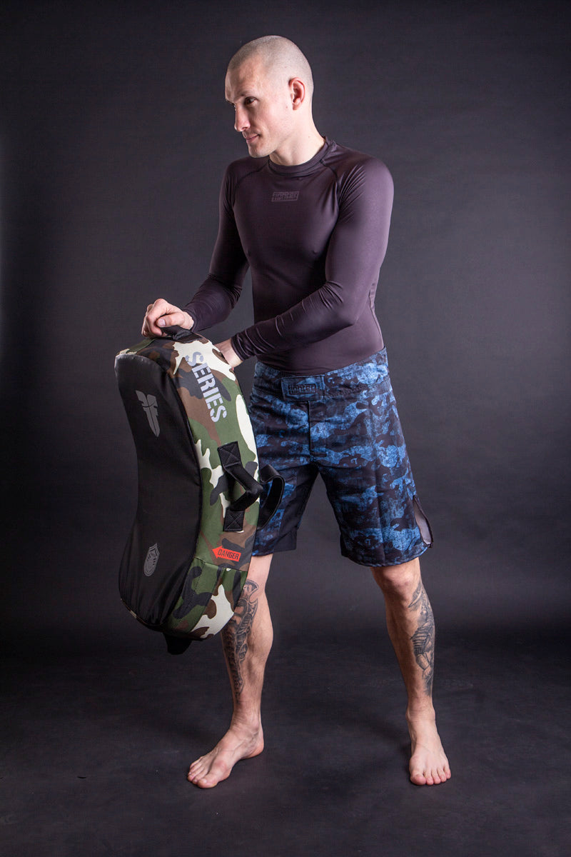 Fighter Kicking Shield - MULTI GRIP - Tactical Series - black/camo, FKSH-14