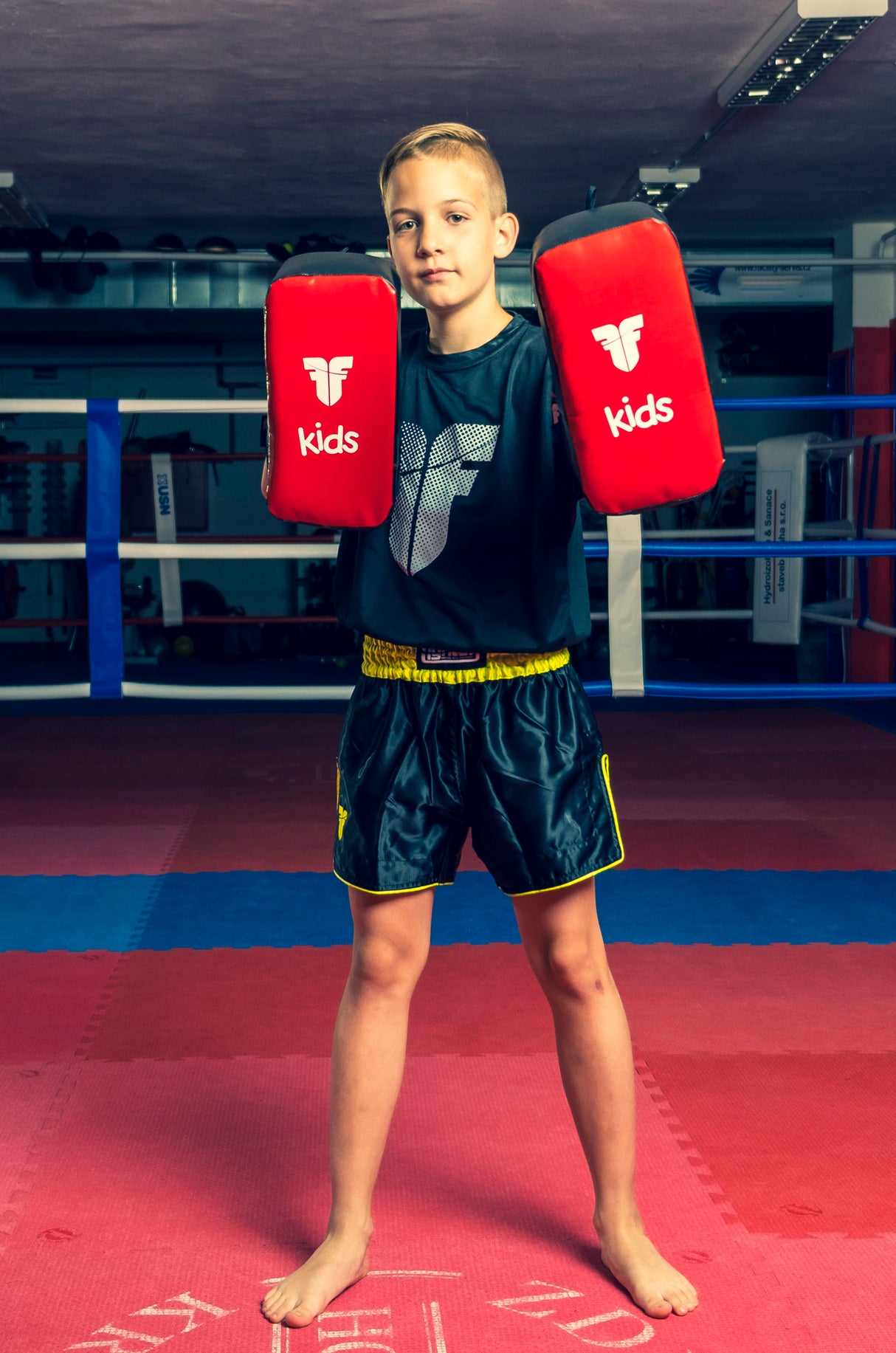 Fighter KIDS Kick Pad - PAIR - red/black, FKLT0003