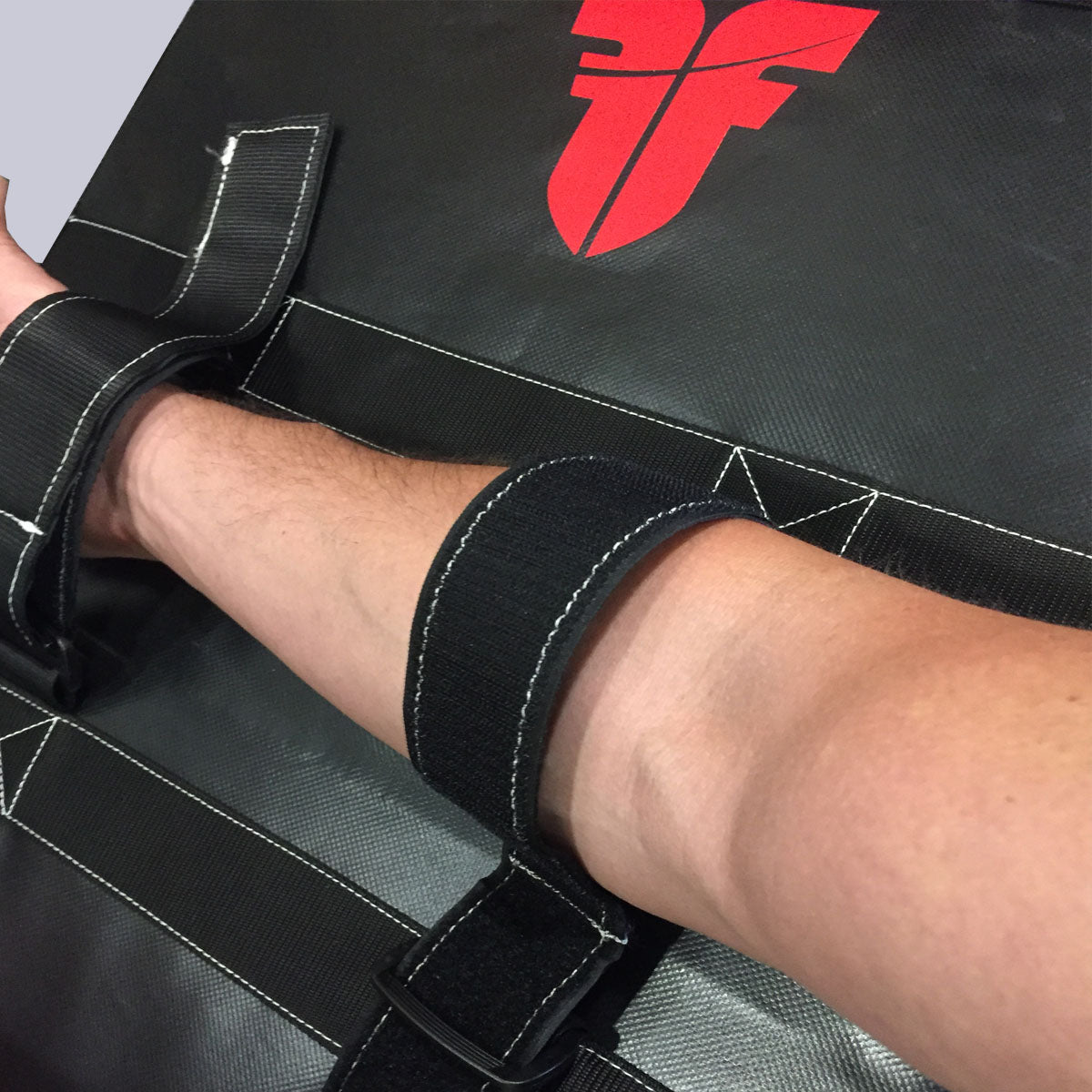 Bouclier d'entraînement tactique Fighter Baton - blanc/noir, FBTTS-001