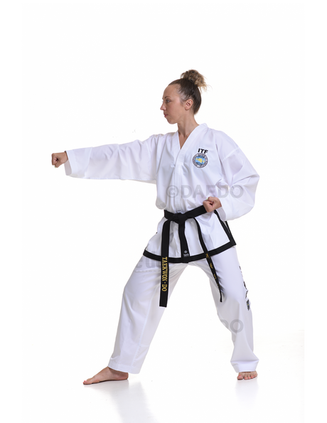 Compétition de ceinture noire Dobok approuvée par Daedo ITF, TA10814
