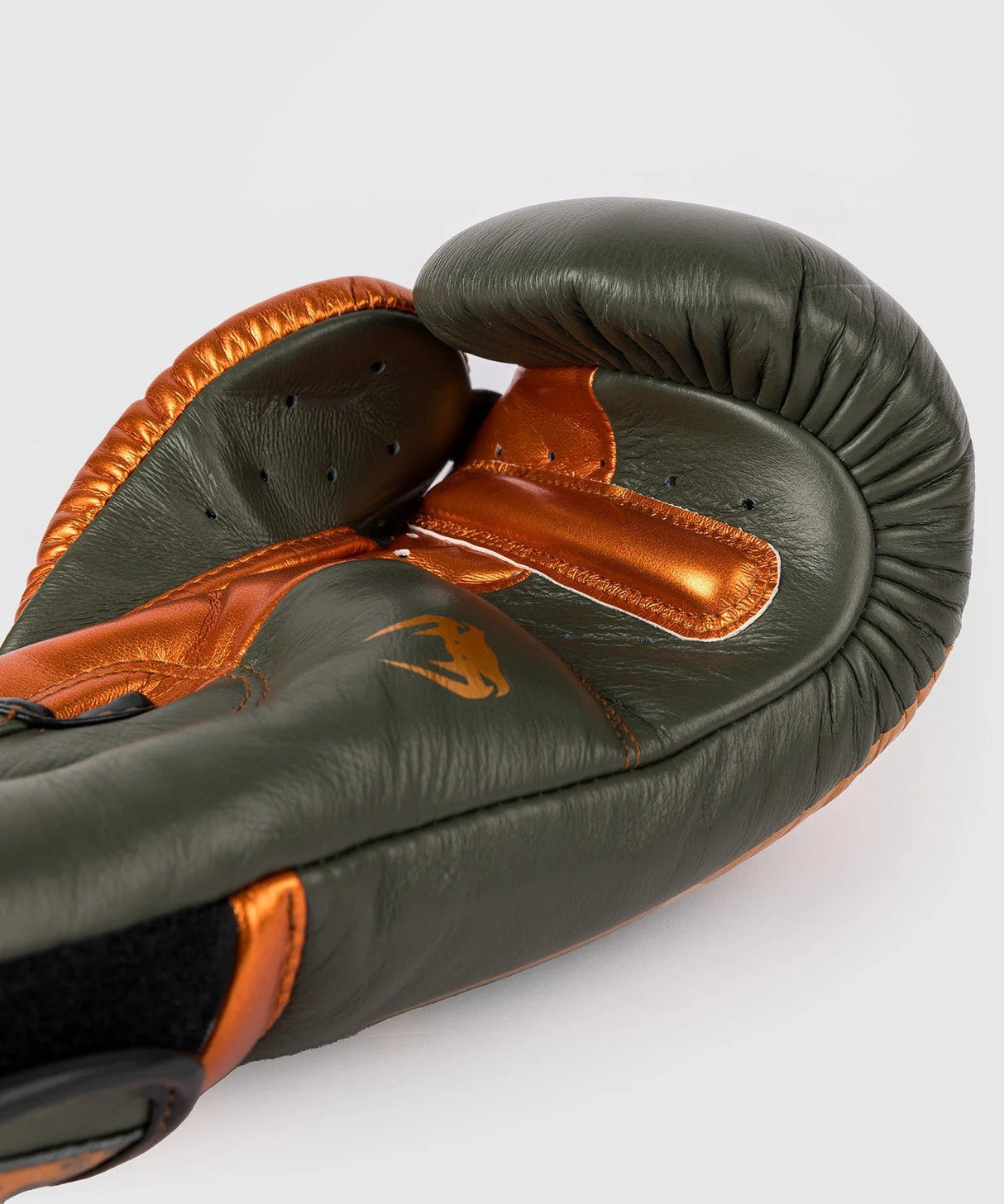 Venum Giant 3.0 boxing gloves – khaki/bronze, VENUM-2055-590