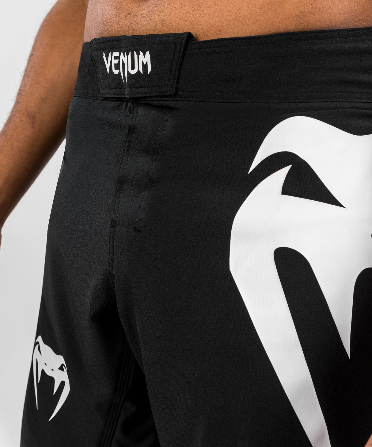 Venum Light 5.0 MMA Shorts - black/white, VENUM-05103-108