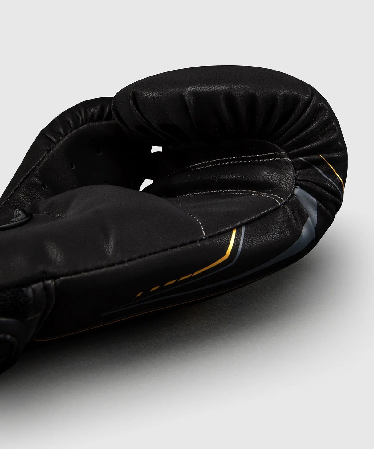 Venum Streamline Boxing Gloves – Black/Gold, VENUM-06304-126