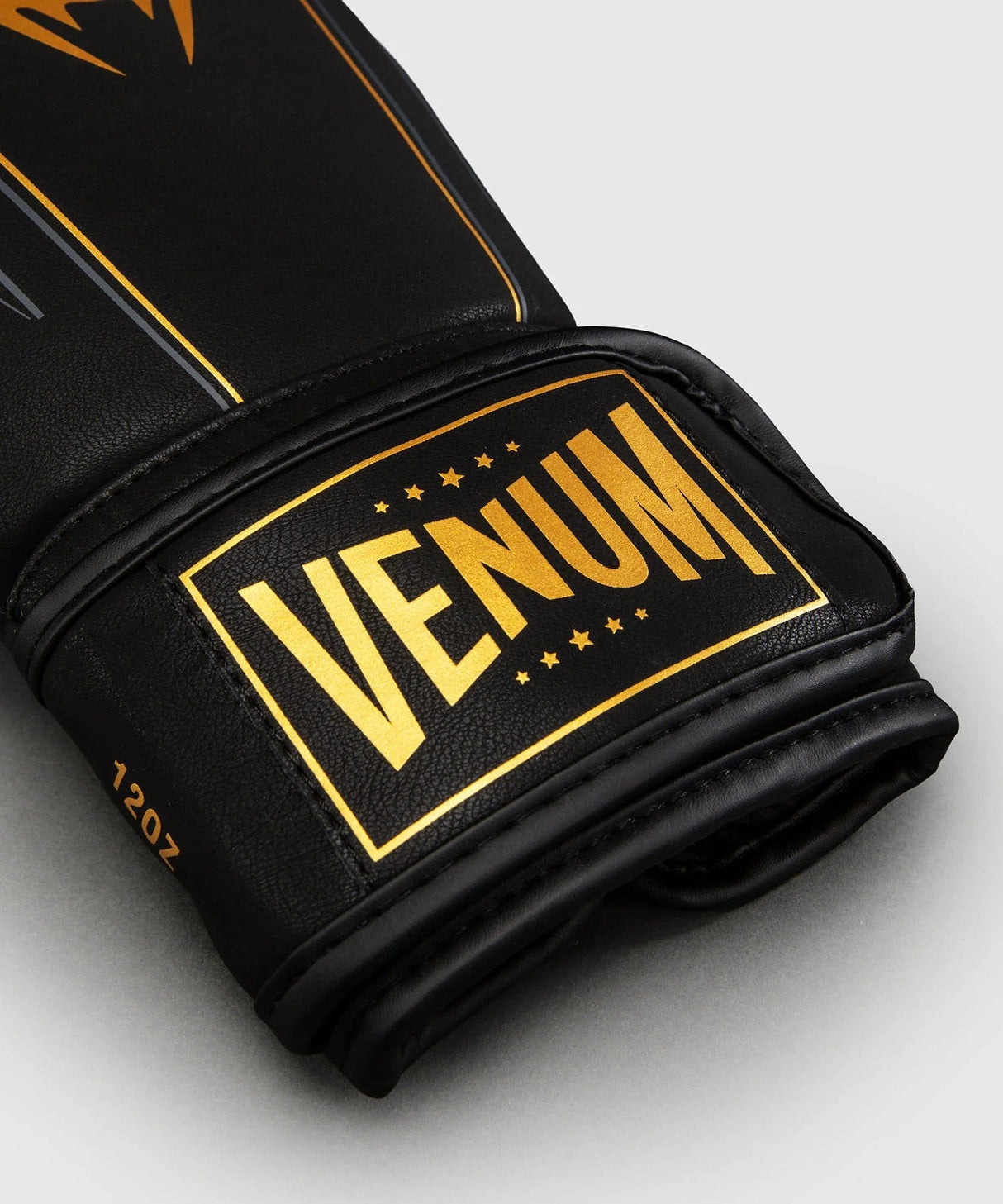 Venum Streamline Boxing Gloves – Black/Gold, VENUM-06304-126