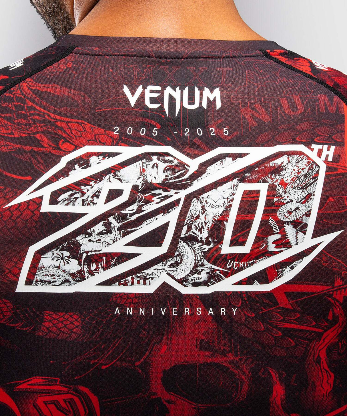 Venum 20th Anniversary Short Sleeve Rashguard - Black/Red, VENUM-06100-100