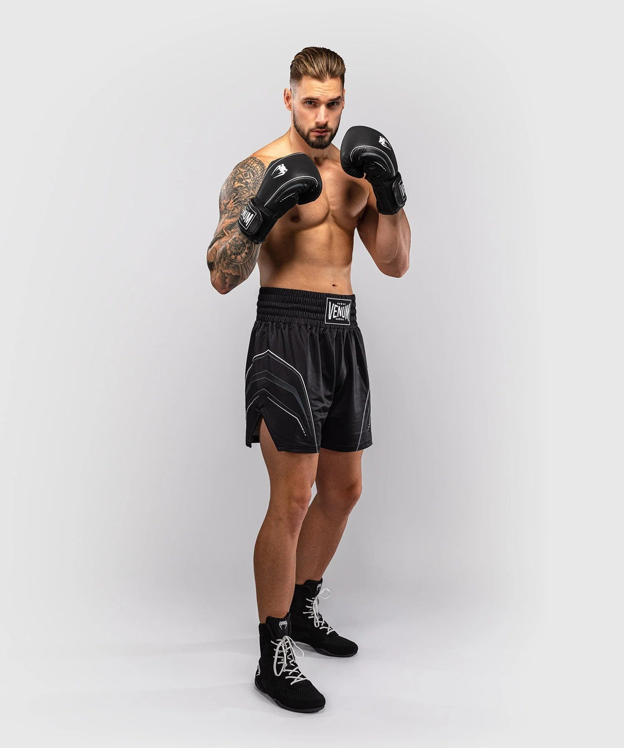 Venum Streamline Boxing Shorts – Black/White, VENUM-06301-108