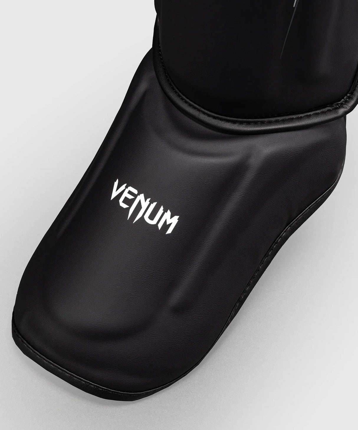 Venum Streamline Shin Guards - Black/White, VENUM-06305-108