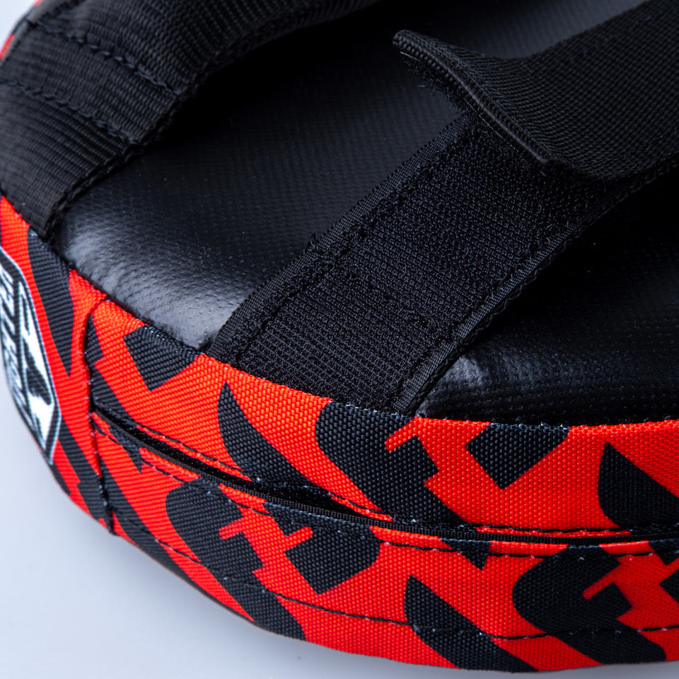 Fighter Small Round Mitt - black/red, FFM-02-03