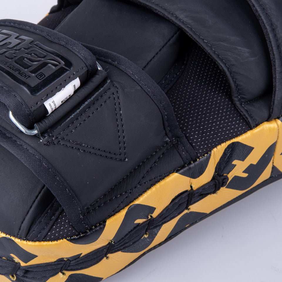 Fighter Focus Mitts – black/gold, FFMS-002-12F