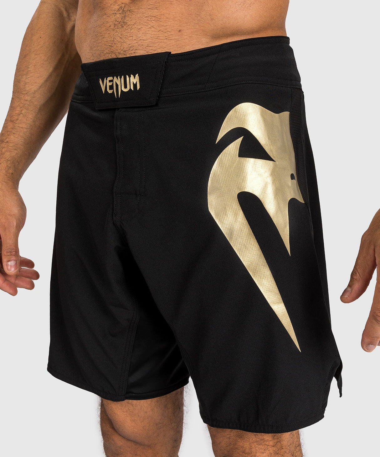 Venum Light 5.0 MMA Shorts-Negro/Oro, Venum-05103-126