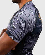 Venum Wolf Atak Short Sleeve Rashguard – Black/Grey, VENUM-06077-109