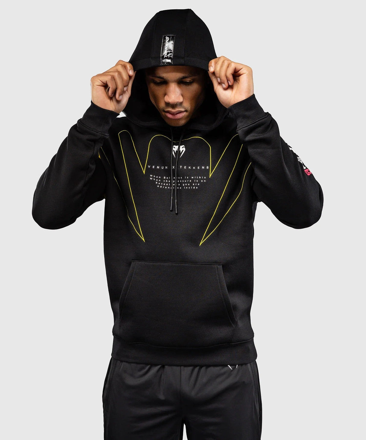 Venum x TEKKEN 8 Hoodie – Schwarz/Gelb – VENUM-06216-111