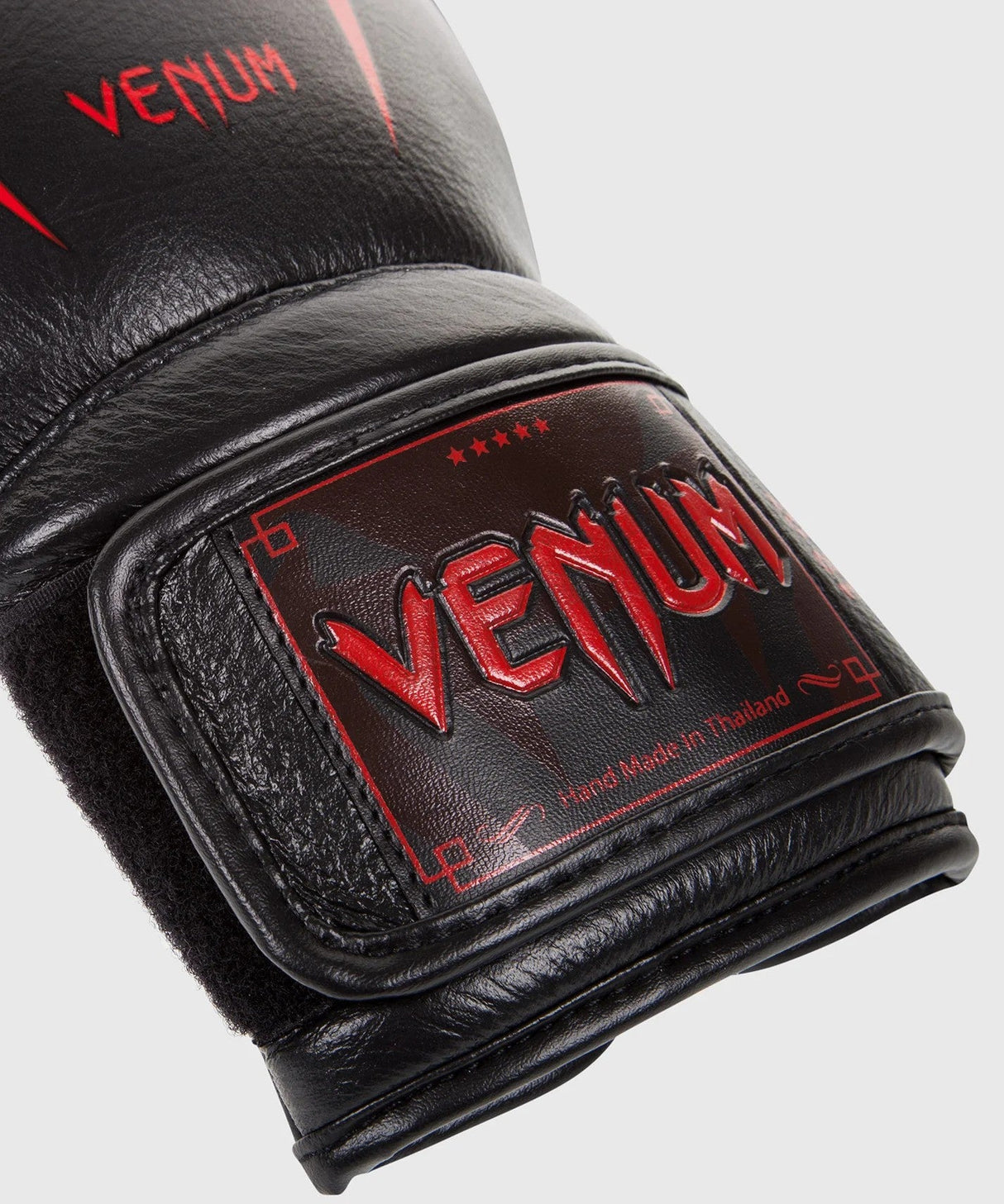Venum Giant 3.0 boxing gloves – black/Devil, EU-VENUM-2055
