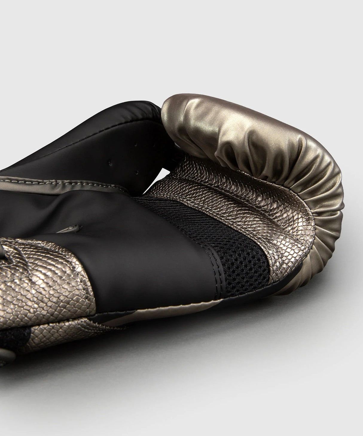 Venum Challenger 4.0 boxing gloves – silver/black, VENUM-05893-451