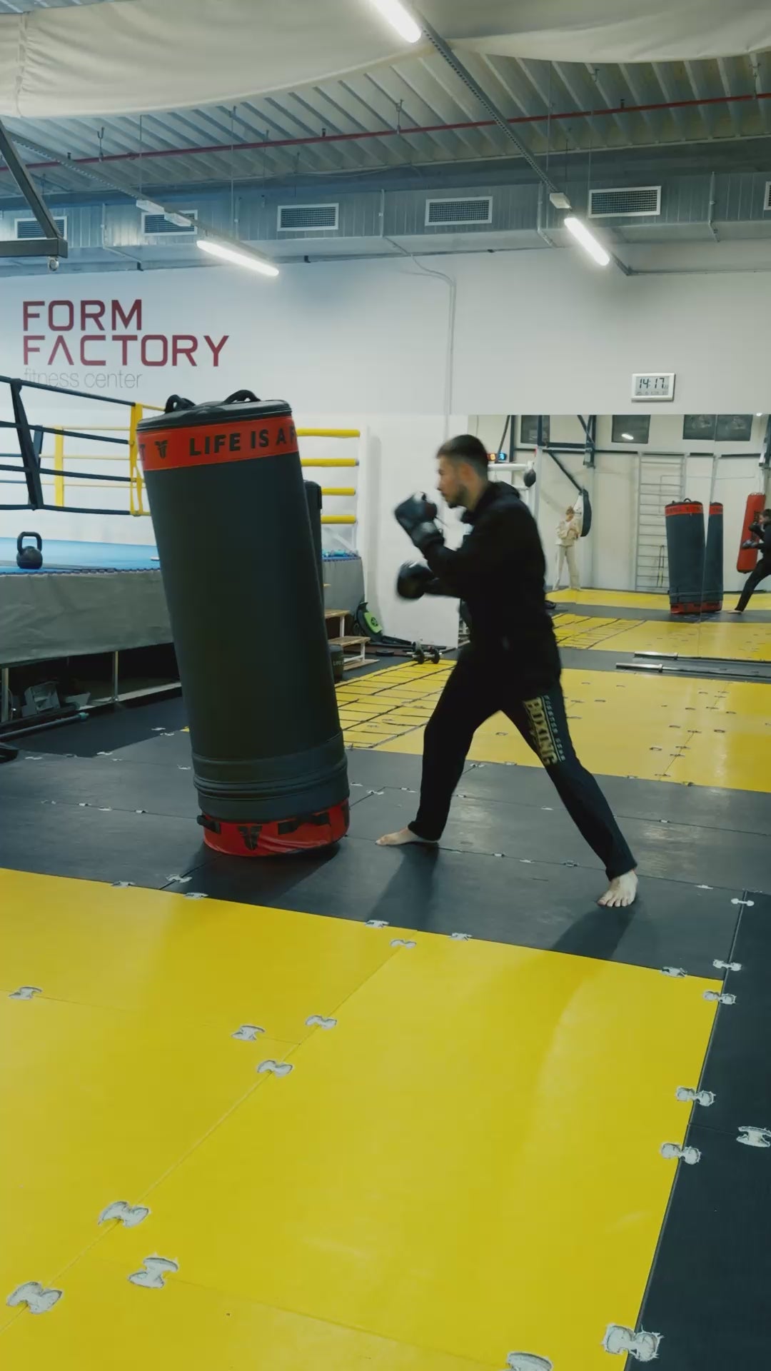 Fighter Free-Standing Bag  MAXIMUS - black/red