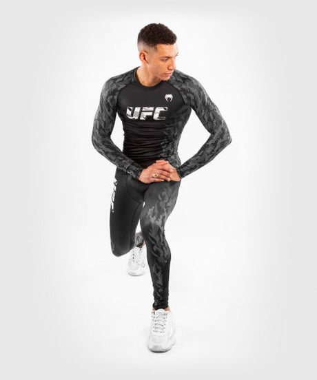Venum UFC Rashguard Authentic Fight Week - schwarz 