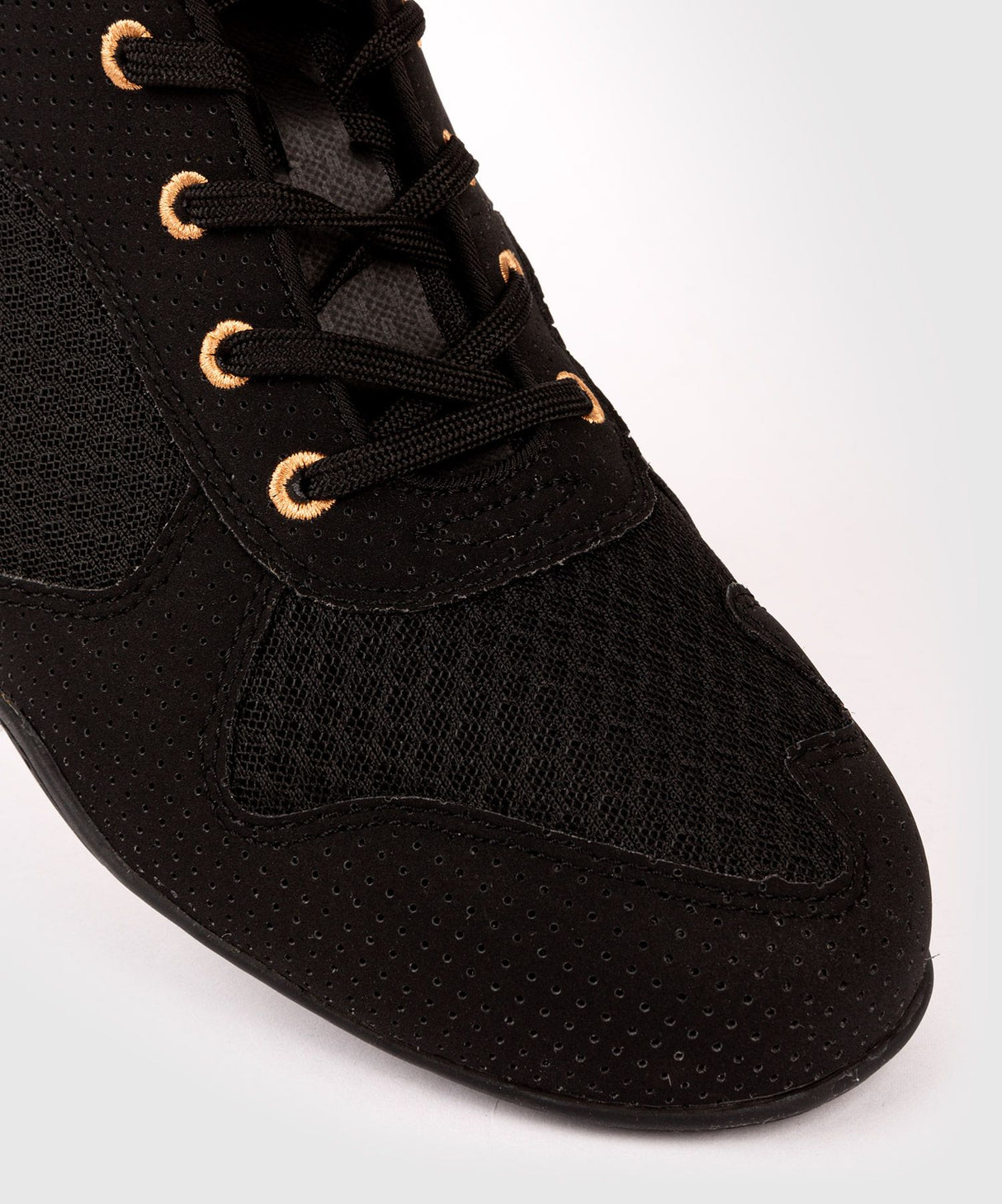Venum Elite boxing shoes - black/gold