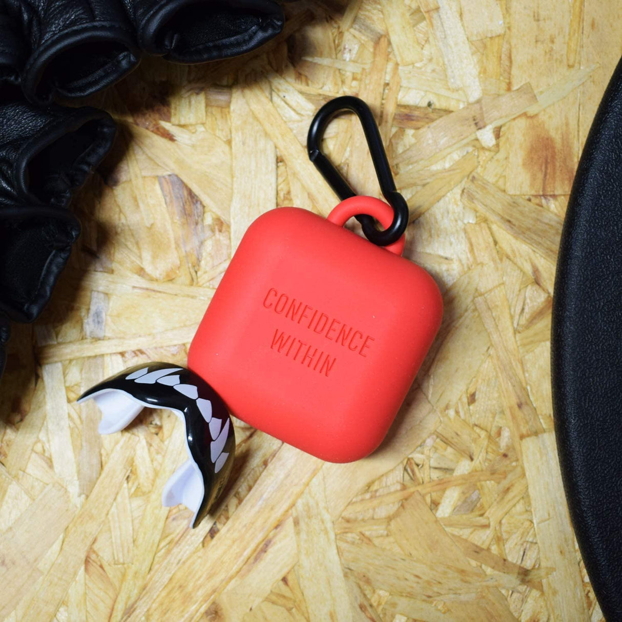 SafeJawz Premium Silikonhülle für Mundschutz - rot