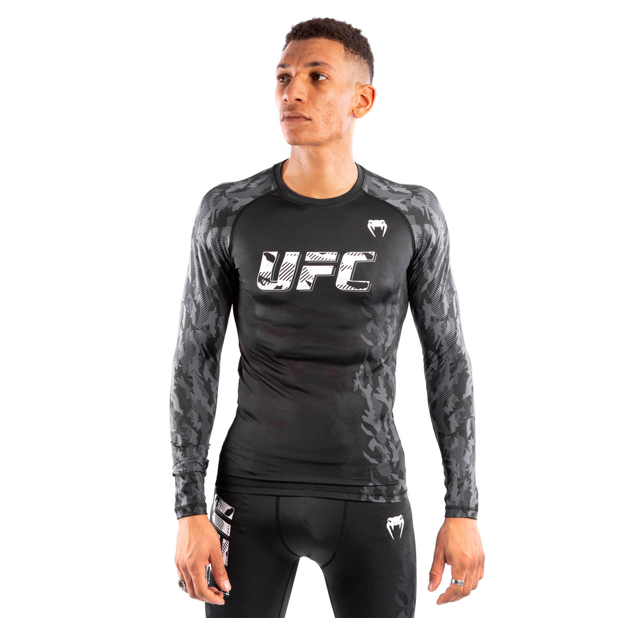 Venum UFC Rashguard Authentic Fight Week - schwarz 