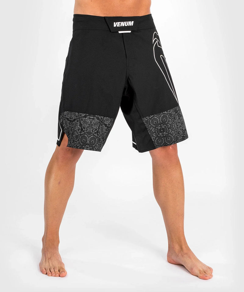 Venum Light 4.0 MMA Shorts - black/white